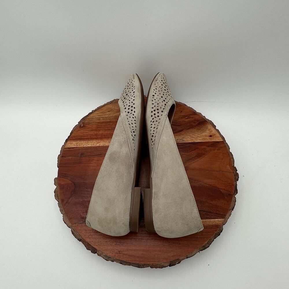 Vionic Carmela Ballet Flats Suede Pointed Toe Size 8 Tan EUC Preppy Quiet Luxury - Picture 6 of 10